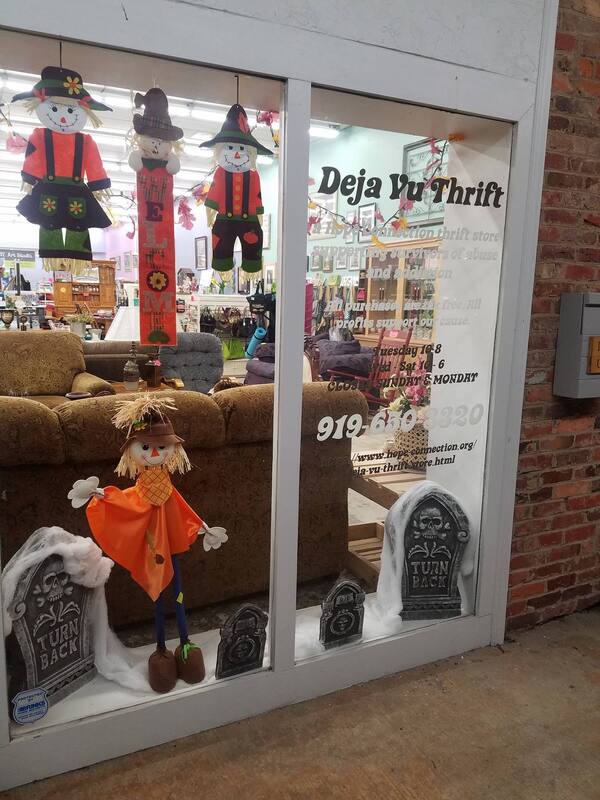 Volunteer to help Deja Vu Thrift Store move to new location